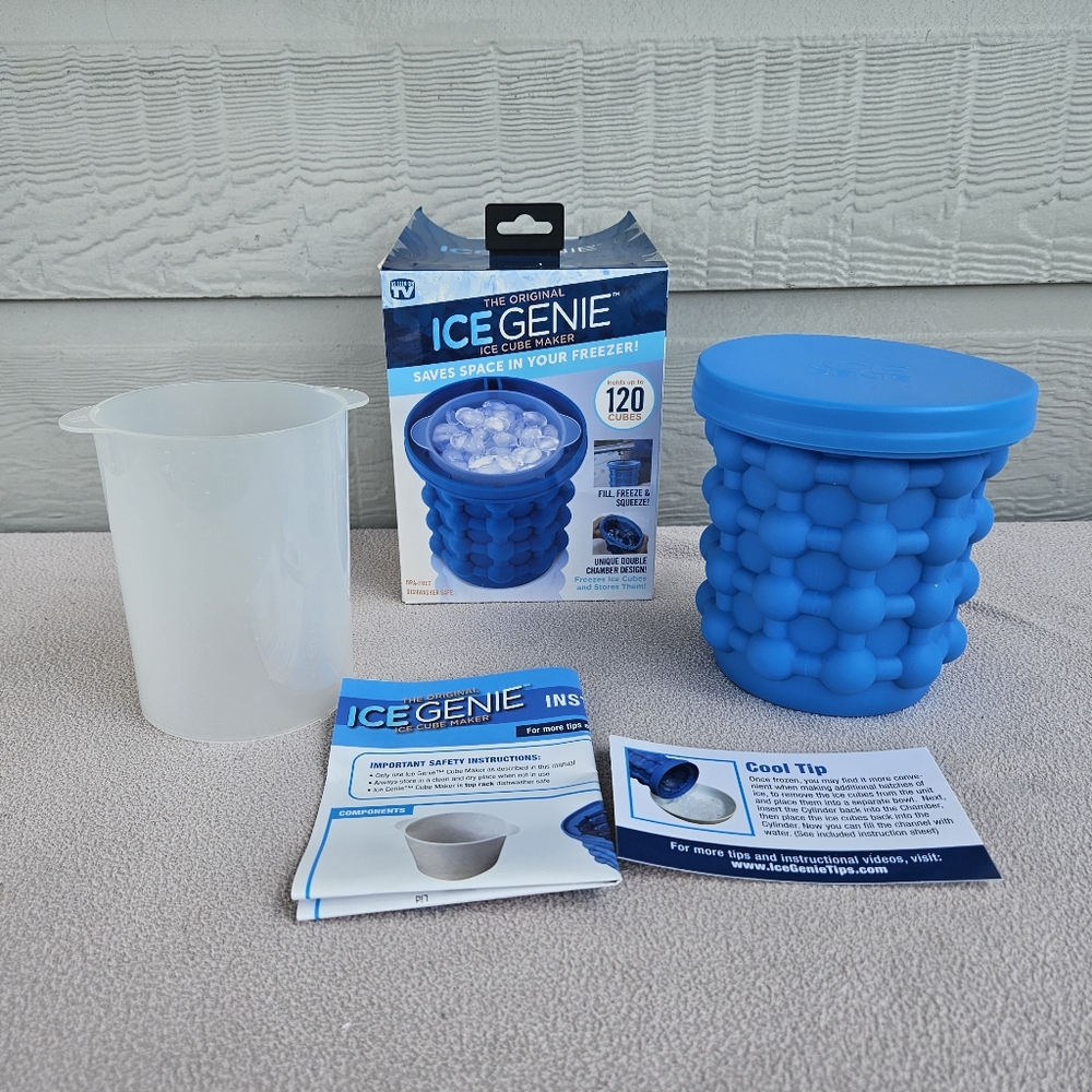 Ice Genie Compact Silicone Ice Cube Maker Fill Freeze Squeeze Space Saver Dorm